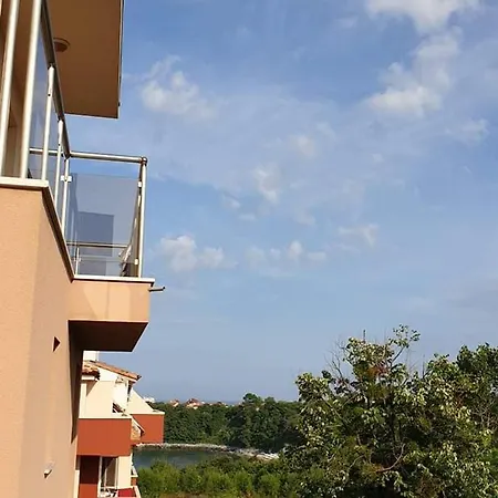 Appartement Апартамент Дафи *